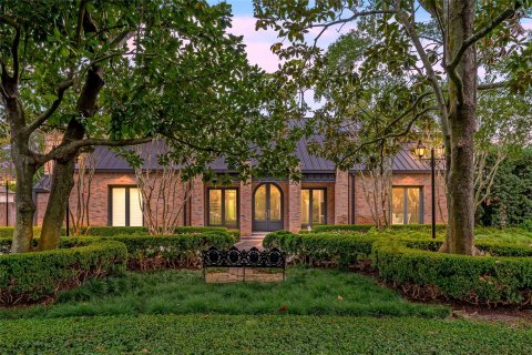 11518 Shadow Way
